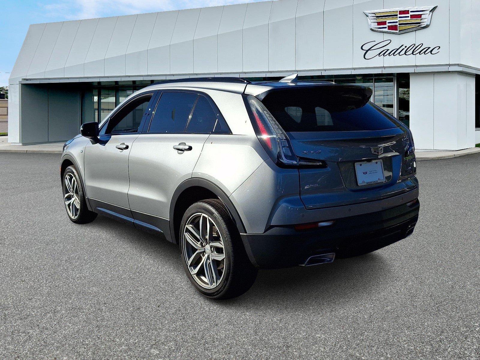 Certified 2023 Cadillac XT4 Sport w/ Cold Weather Package AWD/4WD image 3
