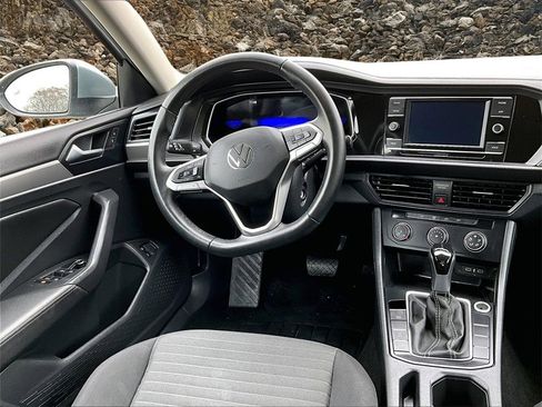 Used 2024 Volkswagen Jetta S image 5