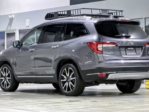 Certified 2019 Honda Pilot Touring image 3