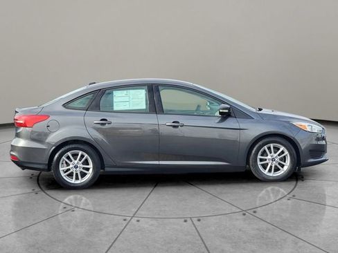 Certified 2017 Ford Focus SE FWD image 13