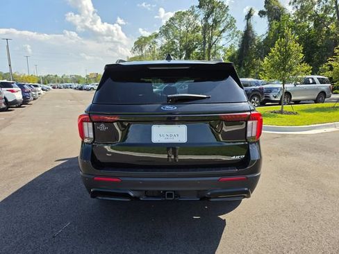 Used 2025 Ford Explorer ST-Line w/ ST-Line Street Pack AWD/4WD image 10