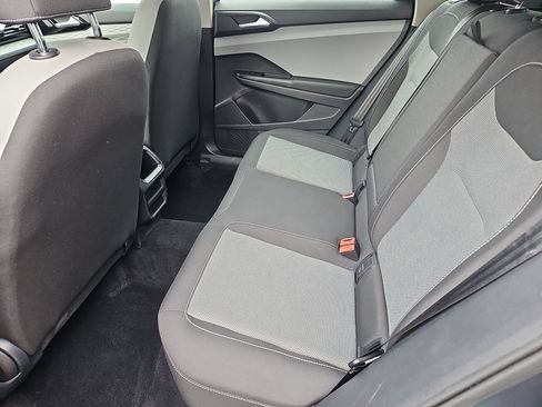 Certified 2022 Volkswagen Taos S image 29