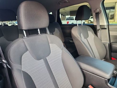Used 2023 Kia Sorento LX image 15