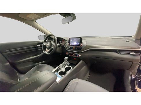 Used 2024 Nissan Altima 2.5 SV FWD image 36