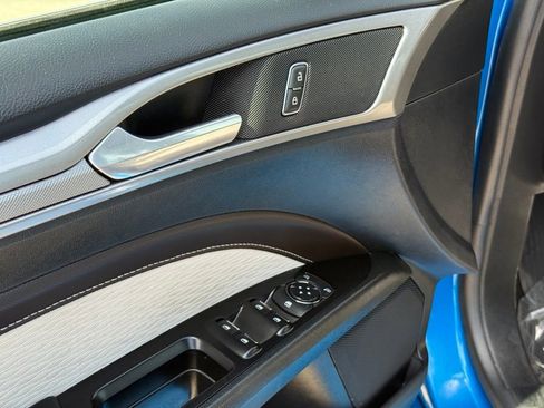 Used 2020 Ford Fusion SE w/ Equipment Group 151A image 11