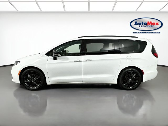 Used 2025 Chrysler Pacifica Limited FWD image 9