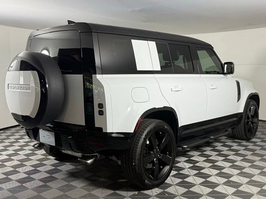 New 2026 Land Rover Defender 110 V8 AWD/4WD image 8