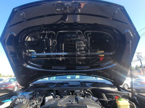 Used 2017 Volkswagen Touareg Executive AWD/4WD image 33