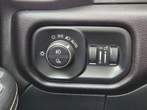 Used 2023 RAM 2500 Laramie AWD/4WD image 17