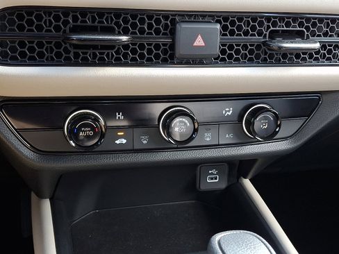 Certified 2024 Honda HR-V LX image 14