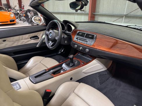Used 2006 BMW M Roadster image 14