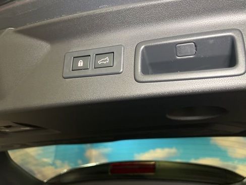 Certified 2025 Subaru Forester Limited w/ Popular Package #2 image 65