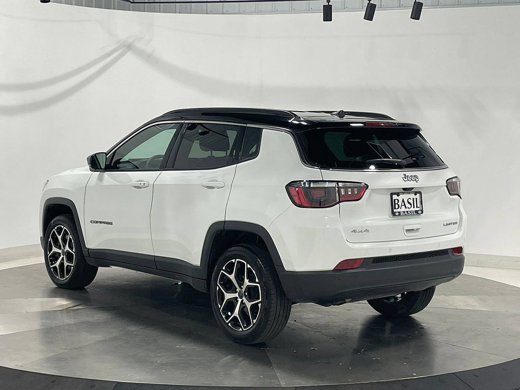 Used 2026 Jeep Compass Limited AWD/4WD image 15
