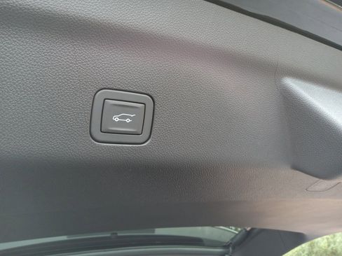 Used 2026 Cadillac Escalade Platinum Sport w/ LPO, ONYX Package image 28