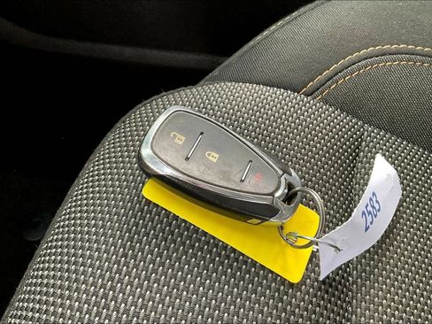 Used 2020 Chevrolet Traverse LS FWD image 32
