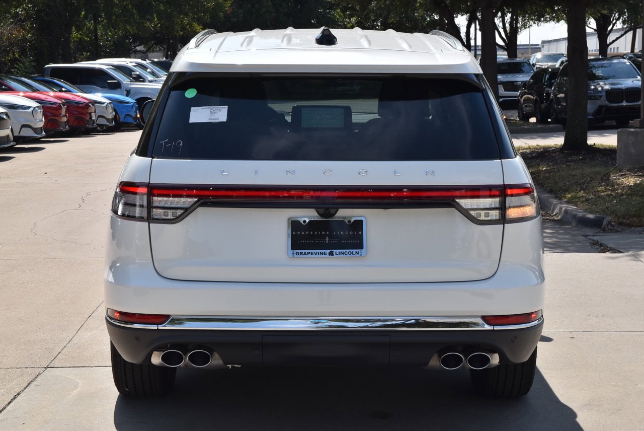 New 2026 Lincoln Aviator 2WD image 8