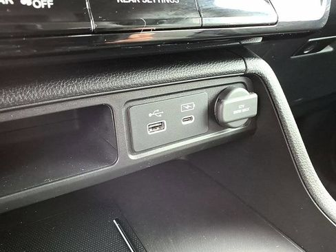 Used 2025 Honda Pilot EX-L image 27