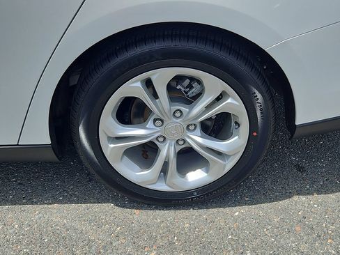 Certified 2023 Honda Accord LX image 8
