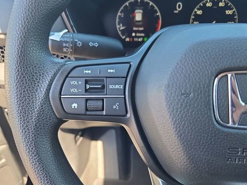 Used 2025 Honda CR-V LX image 16