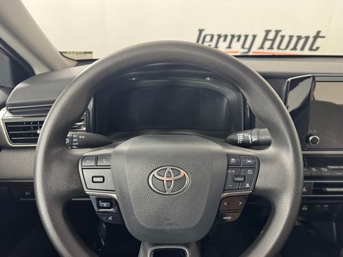 Used 2025 Toyota Camry LE FWD image 12
