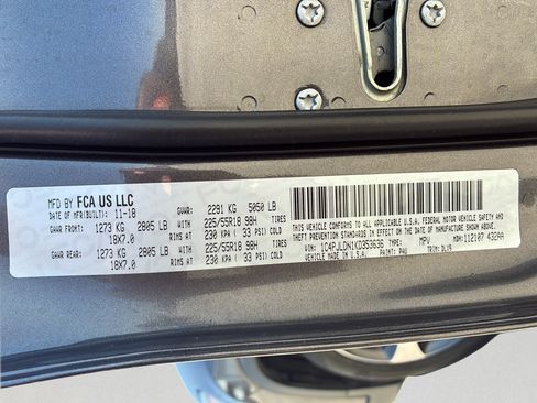 Used 2019 Jeep Cherokee Limited FWD image 38