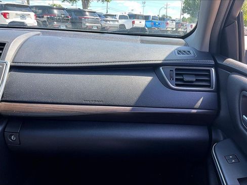 Used 2017 Toyota Camry XLE FWD image 26
