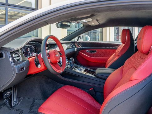 Used 2024 Bentley Continental GT Speed image 3