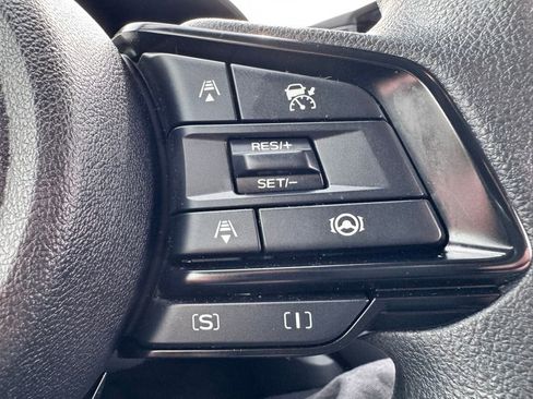 Used 2024 Subaru Crosstrek 2.0i Premium image 18