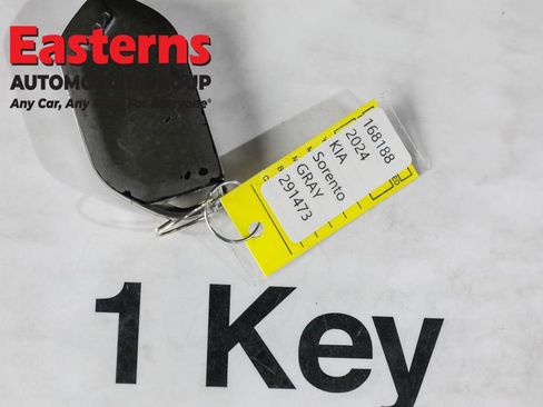 Used 2024 Kia Sorento S image 26