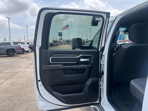 Used 2024 RAM 3500 Big Horn AWD/4WD image 16
