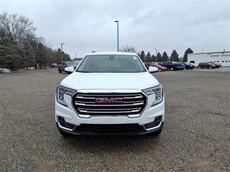 Used 2024 GMC Terrain SLT video 2