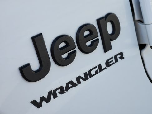 Used 2021 Jeep Wrangler Sport AWD/4WD image 12