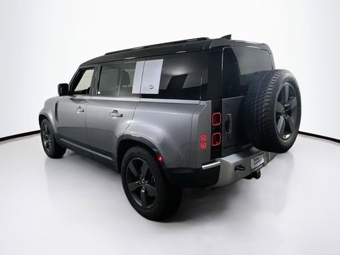 Used 2020 Land Rover Defender 110 SE image 7