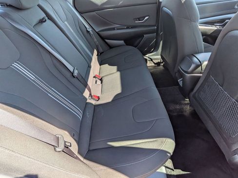 Used 2025 Hyundai Elantra SEL image 24