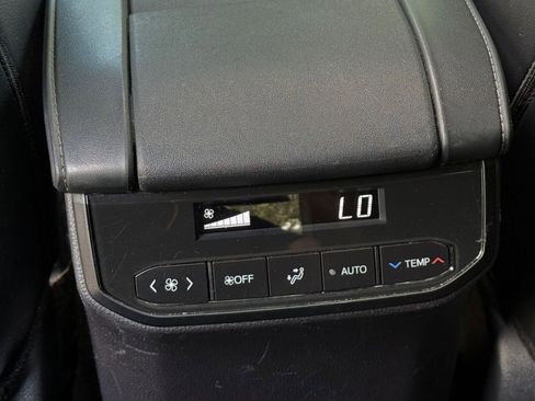Used 2025 Toyota Highlander XSE AWD/4WD image 22