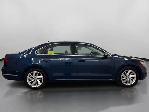 Used 2018 Volkswagen Passat 2.0T SE FWD image 10