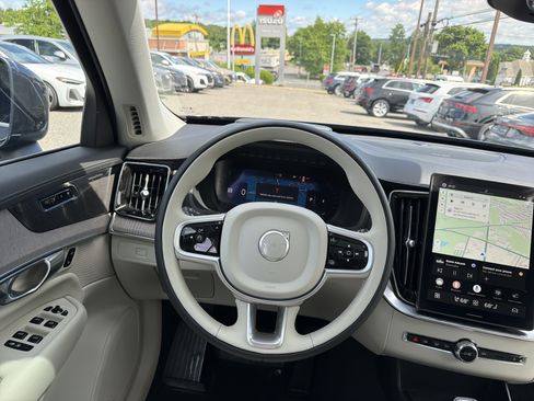 Used 2026 Volvo XC90 B6 Ultra AWD/4WD image 9
