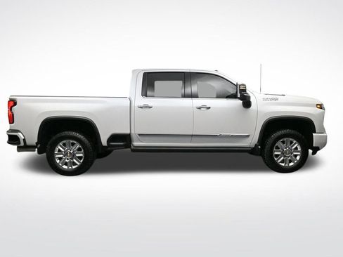 Used 2025 Chevrolet Silverado 2500 High Country w/ High Country Premium Package image 6