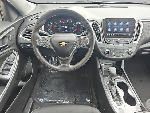 Used 2025 Chevrolet Malibu LT image 15