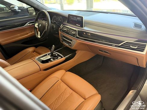 Used 2019 BMW 740i w/ Executive Package RWD image 19