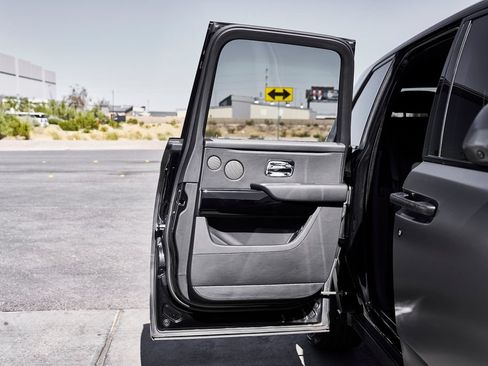 Used 2020 Rolls-Royce Cullinan AWD/4WD image 27
