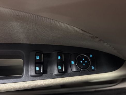 Used 2018 Ford Fusion SE w/ Fusion SE Technology Package image 24