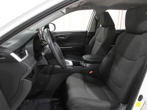 Used 2022 Toyota RAV4 XLE image 5