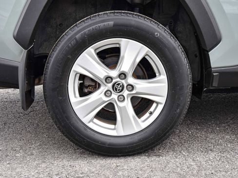 Used 2021 Toyota RAV4 XLE w/ Carpet Mat Package (TMS) AWD/4WD image 12