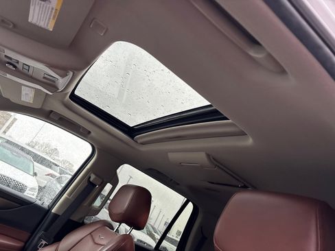 Used 2018 Cadillac Escalade Luxury image 24