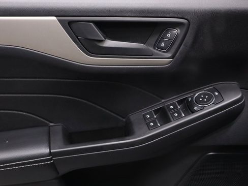 Certified 2022 Ford Escape SE w/ Cold Weather Package image 23