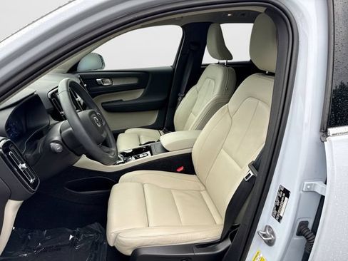 Certified 2024 Volvo XC40 B5 Plus w/ Climate Package AWD/4WD image 16