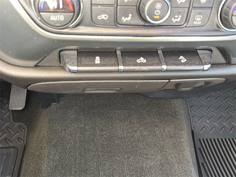 Used 2018 Chevrolet Silverado 1500 LT w/ All Star Edition image 28