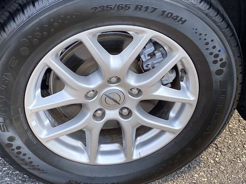 Used 2024 Chrysler Pacifica Touring-L FWD image 28