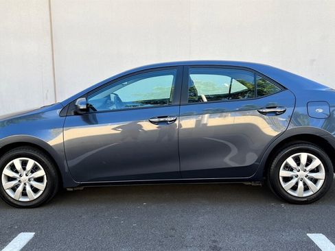 Used 2015 Toyota Corolla LE FWD image 2